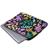 Colorful foliage in black background laptop sleeve (Voorkant onderkant)