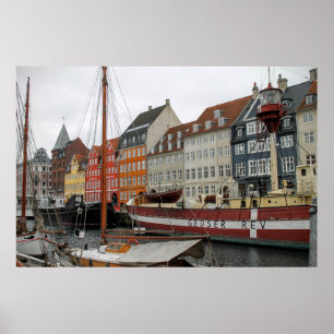 COLORFUL GEBOUWEN BESMETTEN DE RIVER POSTER