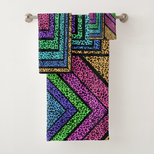 Colorful Geometric Rainbow Leopard Animal Print Bad Handdoek (Insitu)