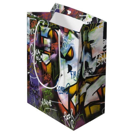 Colorful Graffiti Words Medium Cadeauzakje (Achterkant Gekanteld)