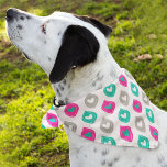 Colorful Hearts Pattern for Pets Bandana<br><div class="desc">Een kleurrijk hartenpatroon in tinten roze,  blauwgroen en grijs maakt een schattig accessoire voor je hond. De grootte van deze band is 18x18 duim vierkant. Het werkt het beste voor een groter hondenras.</div>