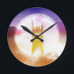 Colorful Humanisme-symbool Ronde Klok<br><div class="desc">Kleurrijke wolken achtergrond met "Happy Human"-symbool</div>
