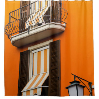 COLORFUL ITALIAANSE FACADE EN WINDOWS DOUCHEGORDIJN