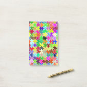 Colorful Jigzaag Puzzle Pattern Post-it® Notes (Op bureau)