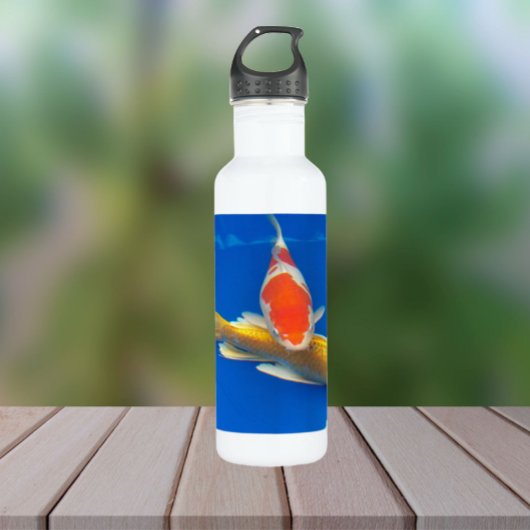 Colorful Koi in Blue Pool Waterfles