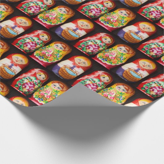 Colorful Matryoshka Dolls Cadeaupapier (Hoek)