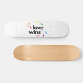 Colorful, modern, playful design of Love Wins Persoonlijk Skateboard (Horizontaal)