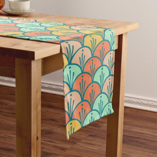 Colorful Modern Trendy Geometric Fish Scale Medium Tafelloper (Voorbeeld)