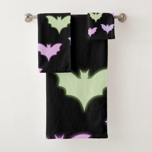 Colorful Neon Pink Paars Green Bats Halloween Bad Handdoek (Insitu)
