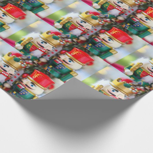 Colorful nutcrackers cadeaupapier (Hoek)