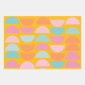 Colorful Playful Geometric Shapes in Geel Inpakpapier Vel (Voorkant 3)