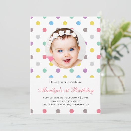 Colorful Polka Dots First Birthday Invitation Kaart (Staand voorkant)