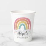 Colorful Rainbow Calligraphy Kids Birthday Papieren Bekers<br><div class="desc">Kleurrijke regenboogkalligrafie Kinderen van Birthday Paper Cups hebben een handgetekende regenboog in tinten roze,  oranje,  gele en turquoise en een trendy kalligrafienaam.</div>