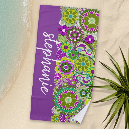 Colorful Retro Flowers met Monogram Strandlaken