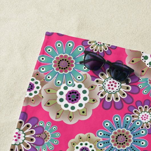 Colorful rustic floral pattern retro  strandlaken (In situ)