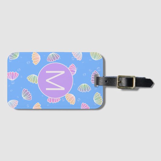 Colorful Seashells Pattern Light Blue Monogram Bagagelabel (Voorkant (horizontaal))