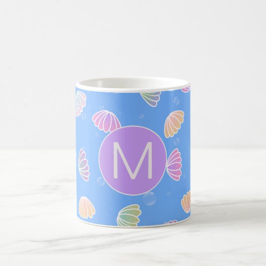 Colorful Seashells Pattern Light Blue Monogram Koffiemok (Center)