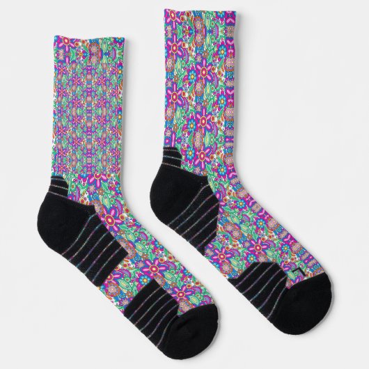 Colorful socks with intricate geometric patterns  sokken (Rechts)