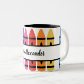 Colorful Teacher Appreciation Crayon Monogram Tweekleurige Koffiemok (Voorkant rechts)