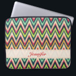 Colorful Tones Retro Chevron Pattern Monogram Laptop Sleeve<br><div class="desc">Kleurrijke retro chevron naadloos patroon met aanpasbaar en optioneel monogram. Beschikbaar op andere producten.</div>