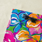 Colorful Tropical Floral Pattern Strandlaken (In situ)