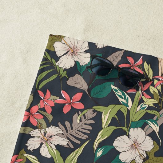 Colorful Tropical Flower Pattern Strandlaken (In situ)