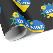 Colorful Ukraine Flag Flower Heart Cadeaupapier (Rol Hoek)
