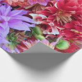 Colorful Vibrant Dahlia Flowers Cadeaupapier (Hoek)