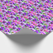 Colorful Violets Pansy Flowers Pattern Cadeaupapier (Hoek)