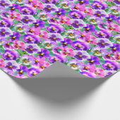 Colorful Violets Pansy Flowers Pattern Cadeaupapier (Hoek)