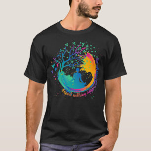 Colorful Yoga Zen denkt dat er niets waardeloos is T-shirt