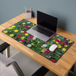 Colorful Zinnia Garden Floral Bureaumat