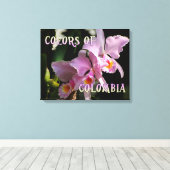 Colors of Colombia Cattleya Orchid Canvas Afdruk (Insitu (Houten vloer))