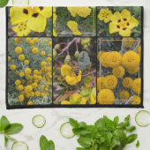 Colors of Nature - Yellow Flowers Theedoek (Gevouwen)