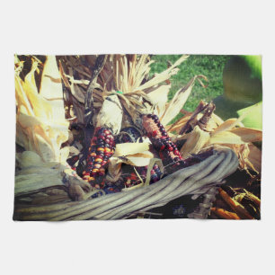 Colour Indian Corn in Wicker Basket Herfst Theedoek