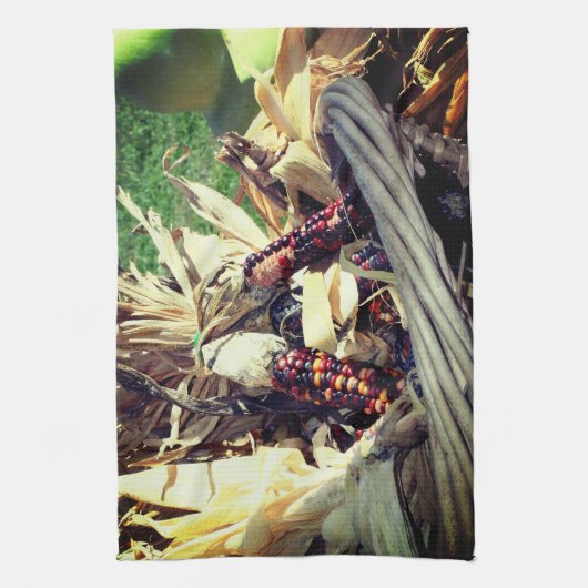 Colour Indian Corn in Wicker Basket Herfst Theedoek (Verticaal)