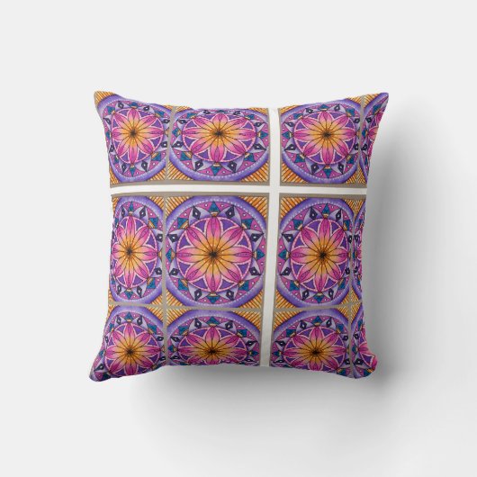 Colourful boho inspired couch cushion kussen (Achterkant)