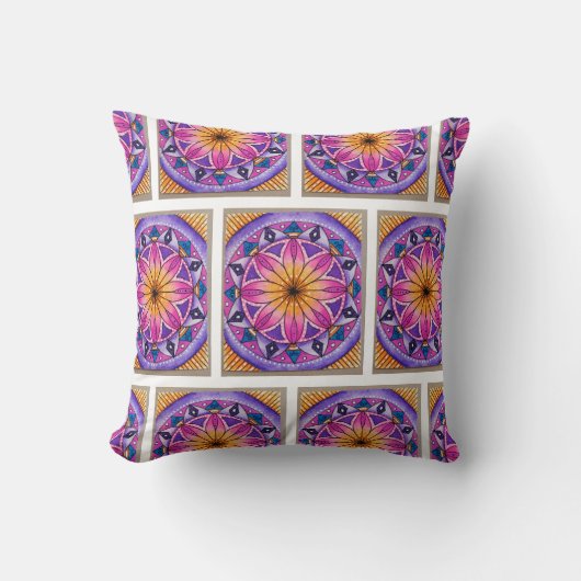Colourful boho inspired couch cushion kussen (Voorkant)