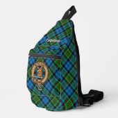 Colquhoun-clanwapen over tartan sling bag (Rechterhoek)
