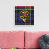 Colquhoun Scottish Crest en Tartan Canvas print (Insitu (Woonkamer))