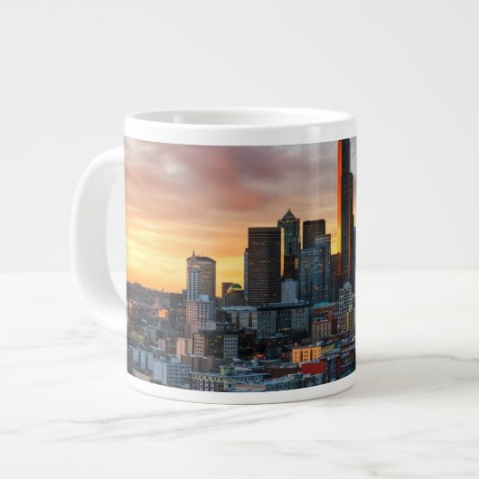 Columbia centre en het centrum van Seattle, Seattl Grote Koffiekop (Links)