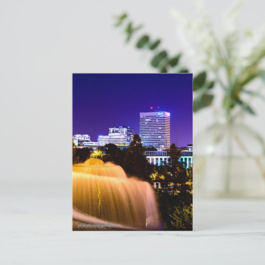 Columbia SC, skyline van de stad 's nachts. Briefkaart (Staand voorkant)