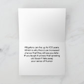 COMEDIC ALLIGATOR TELLS "BIRTHDAY" JOKE KAART (Binnen)