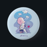 Comfort en veiligheid | Charlie & Snoopy Hug Ronde Button 5,7 Cm<br><div class="desc">Bekijk dit superschattige Peanuts-ontwerp met Charlie Brown en Snoopy.</div>