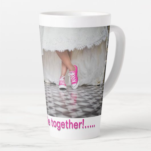 Comfortable Together Latte Love Mok van EditorsPic (Rechterhoek)