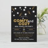 Comfy and Cozy New Year's Eve Party Invitation Kaart (Staand voorkant)