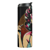 Comic Style Retro Pinup Meisje met een Cocktail Thermosbeker (Gedraaid links)