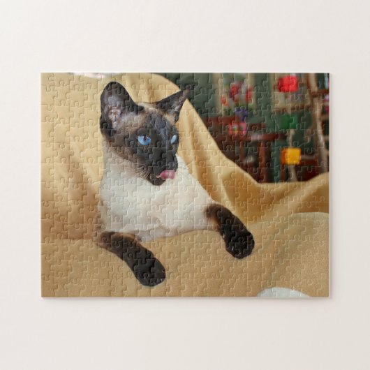 Comical Seal Point Siamese Cat Licking it's Nose Legpuzzel (Horizontaal)
