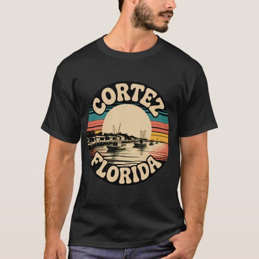 Comillas Spanje Vissersboten Pixel Art Kustlijn T-shirt (Voorkant)