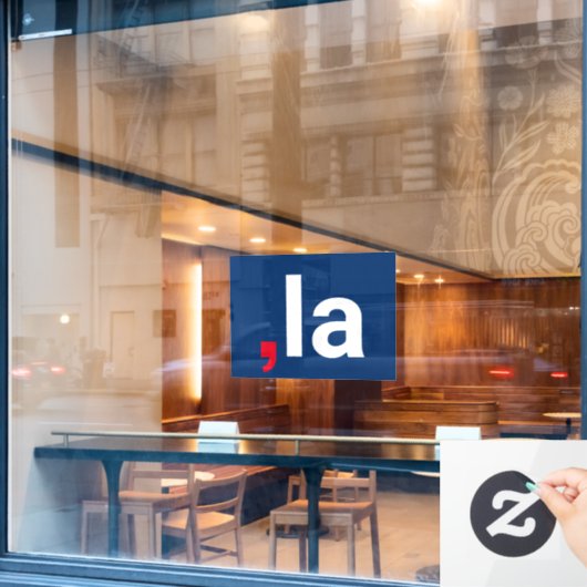 Comma La kamala grappige uitspraak rood wit blauw Raamsticker (Cafe Raam)